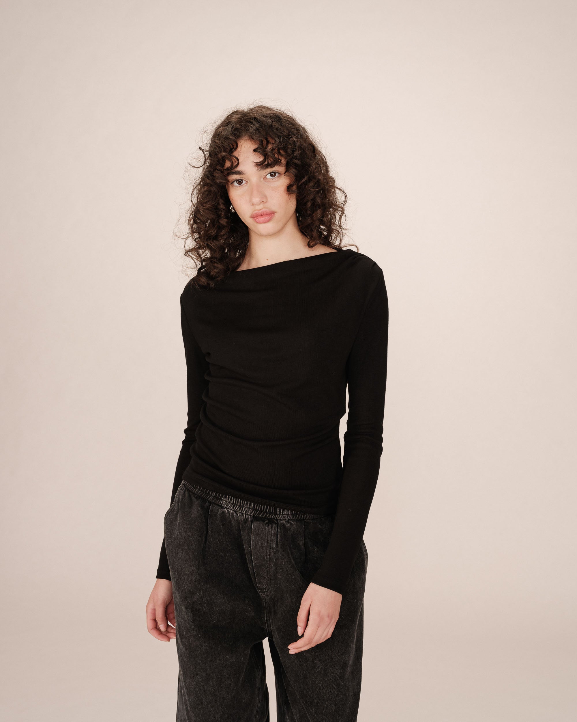 Top Drape Asymetrique Noir Sioux