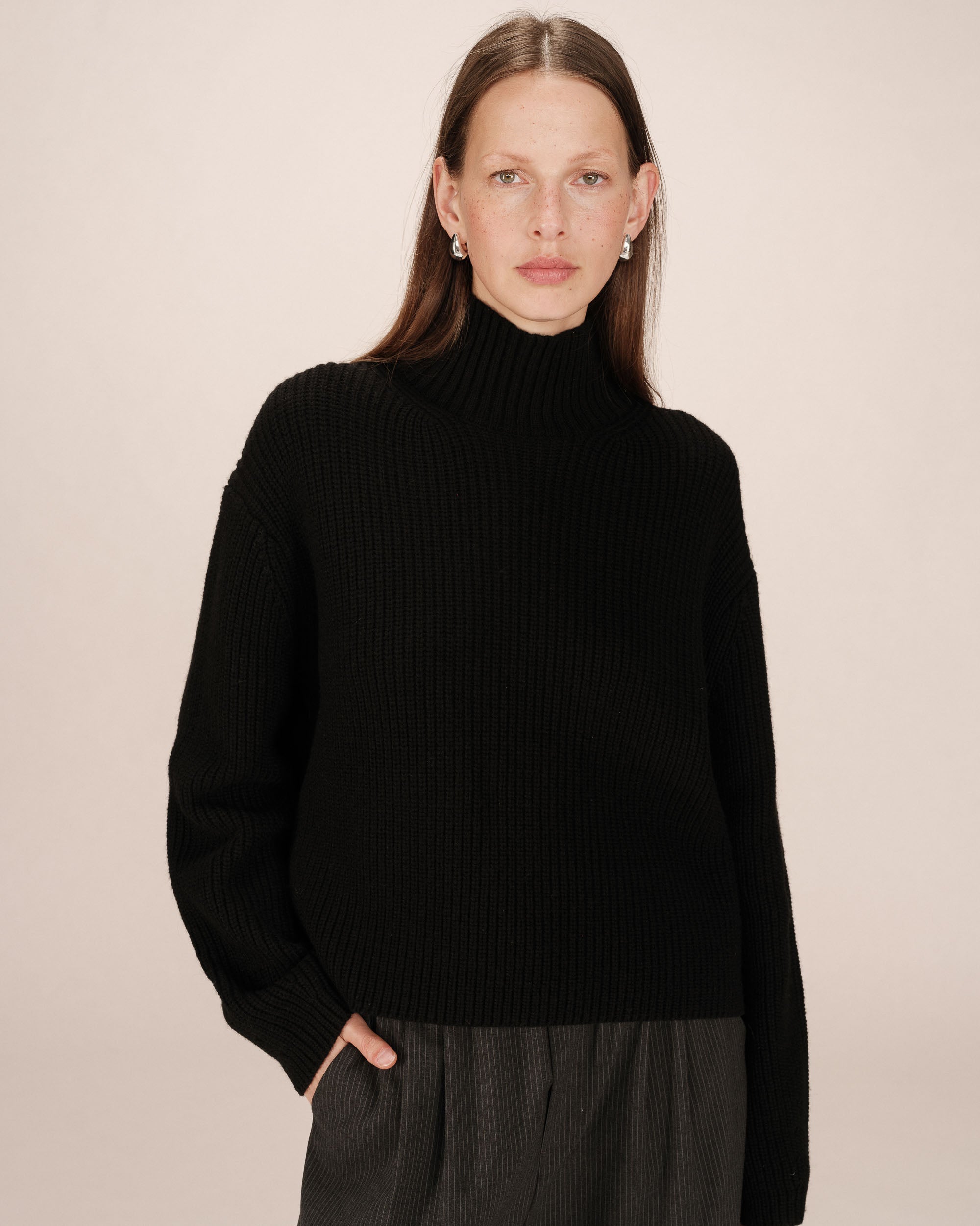 Pull Noir Sagan