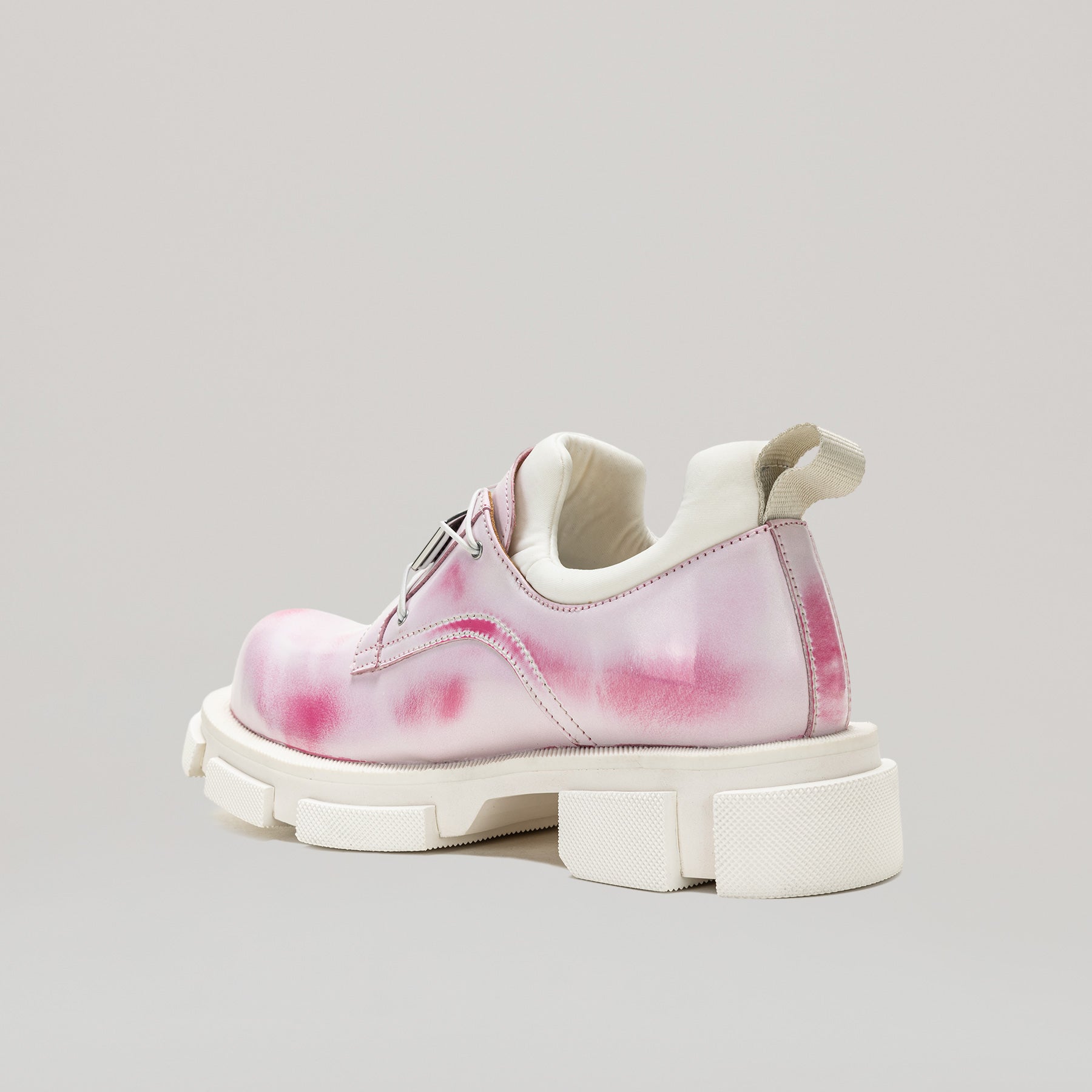 Derbies Gao Metal Logo Plate - White/Pink