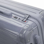 Fermeture à combinaison TSA et double curseur zippé GYL sur la valise rigide argent Intemporelle. #couleur_argent