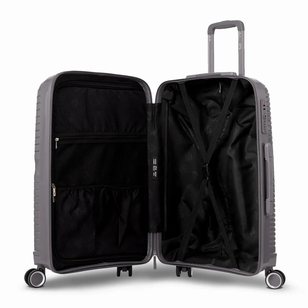 Intérieur de la valise cabine GYL Signature argent, avec sangles croisées et séparateur zippé en tissu. #couleur_argent