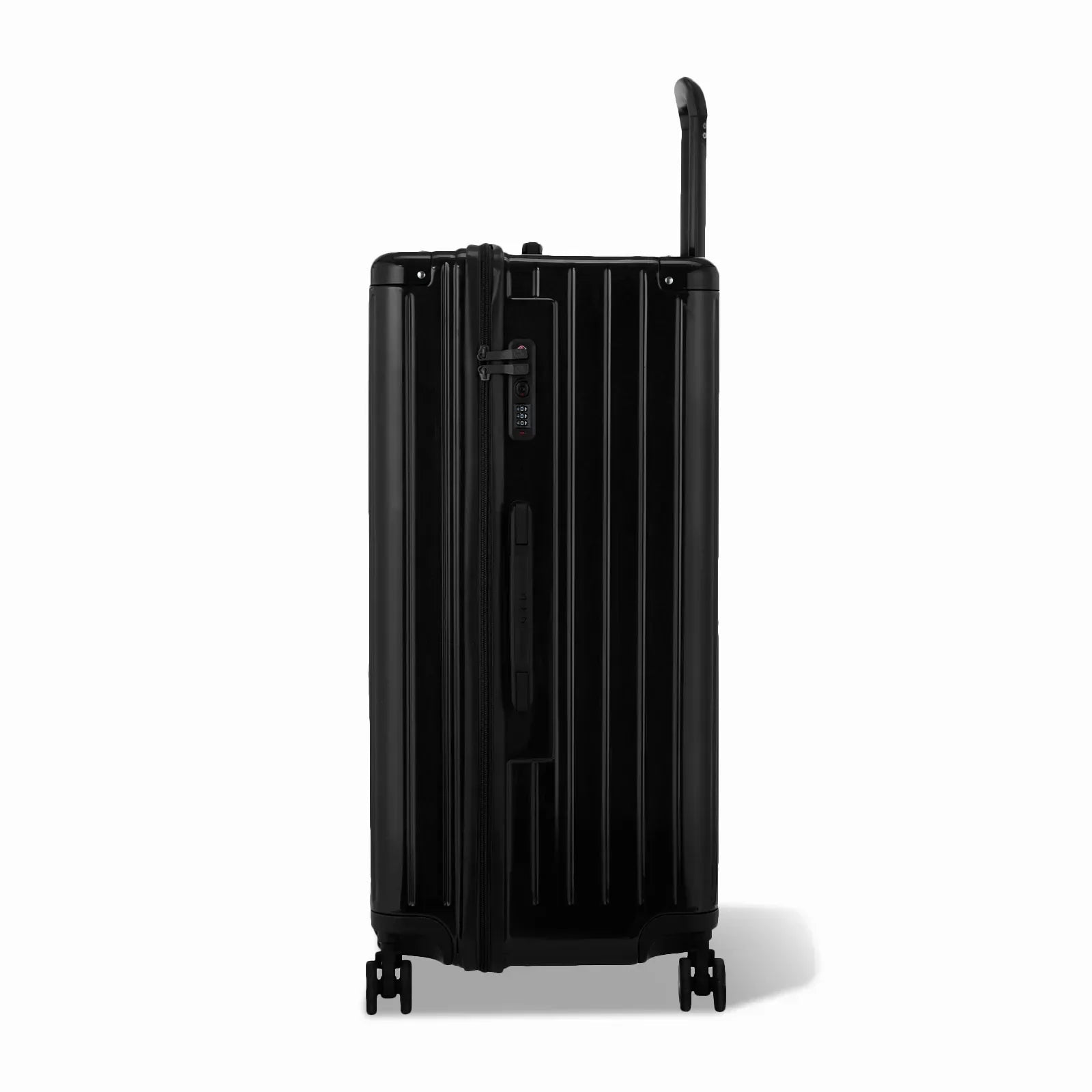Côté de la valise trunk GYL XL noir avec serrure TSA intégrée et poignée latérale assortie. #couleur_noir