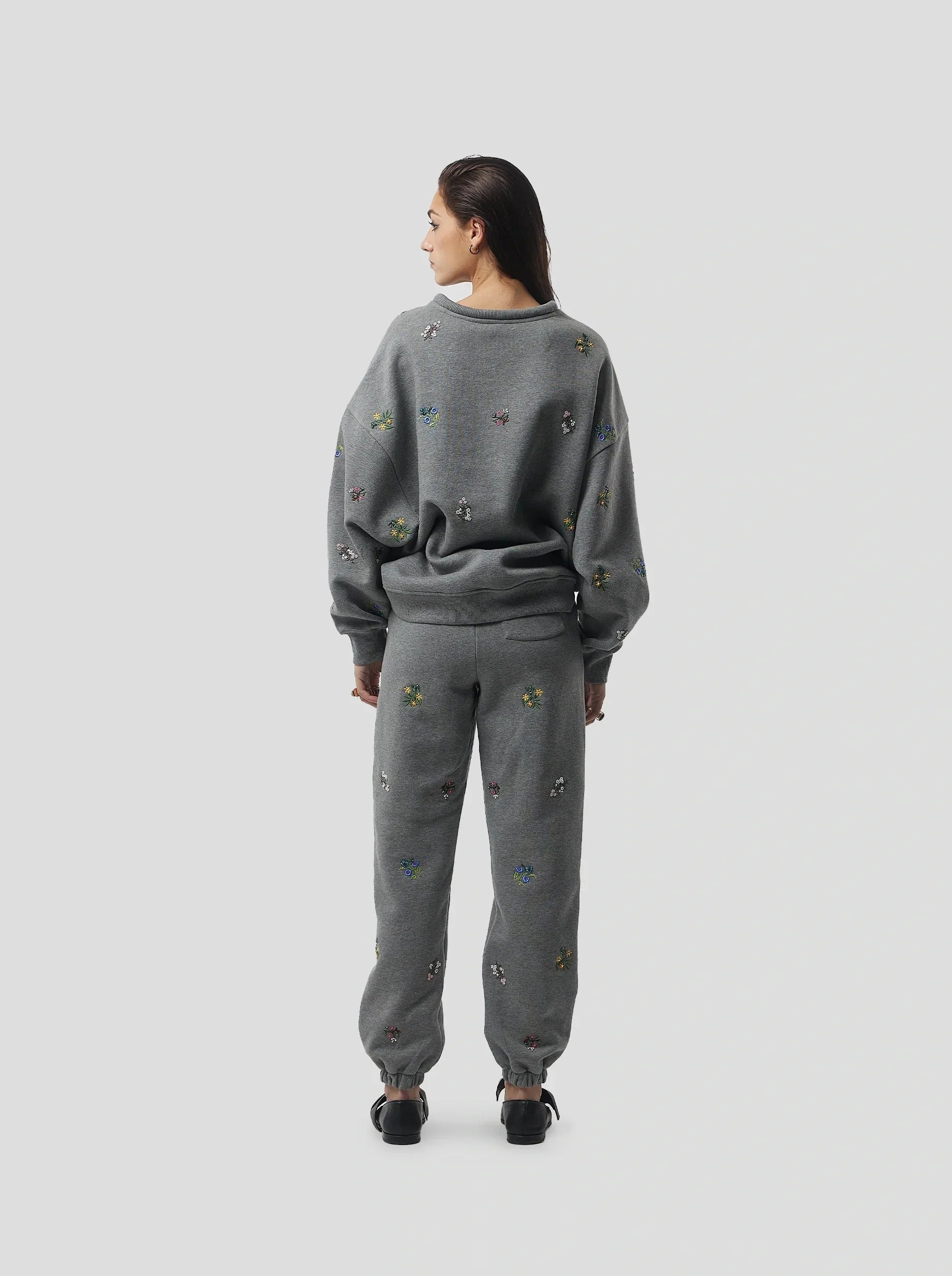 Pantalon Kiara In Grey Beaded Embroideried Fleece