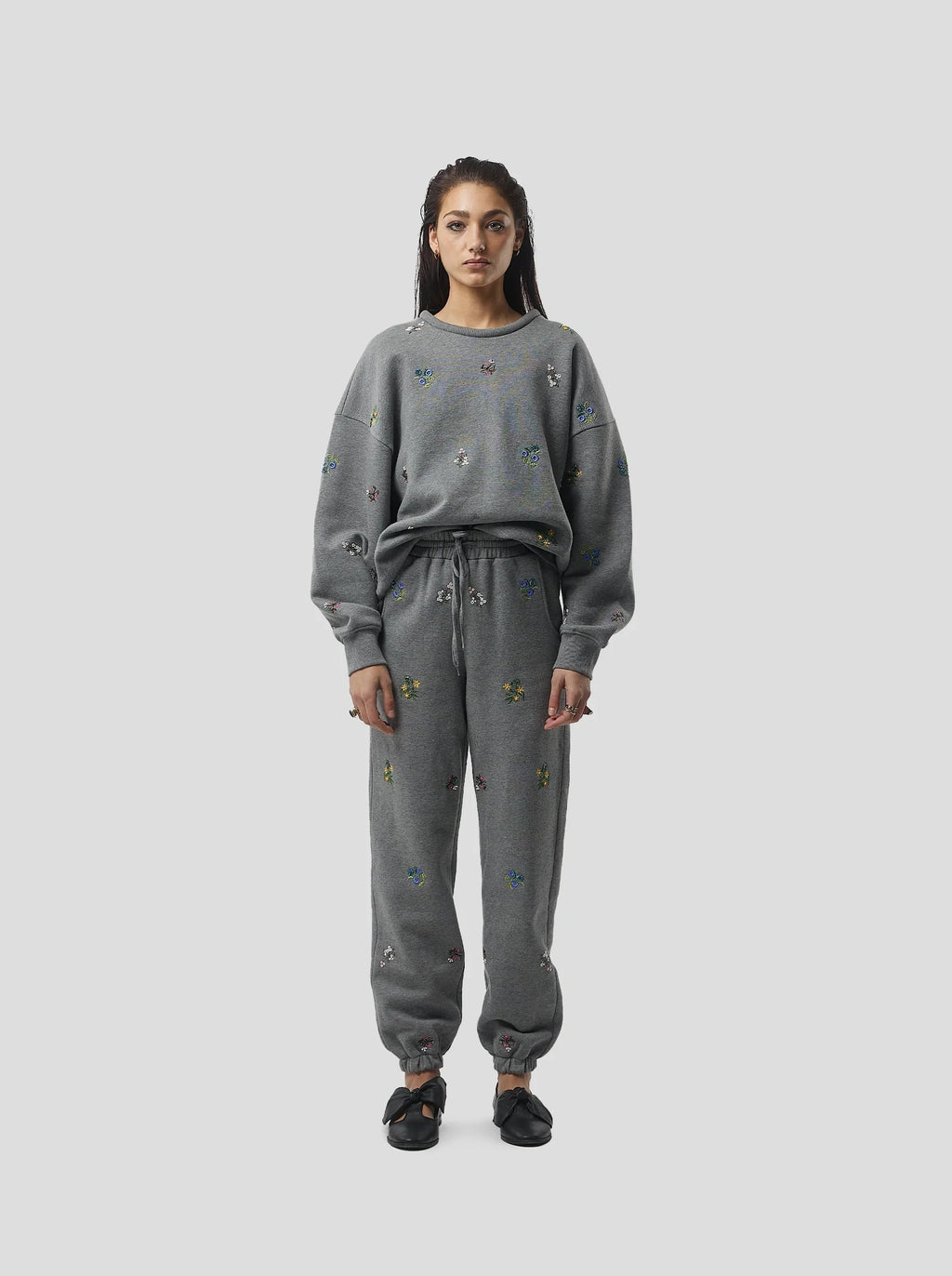 Pantalon Kiara In Grey Beaded Embroideried Fleece