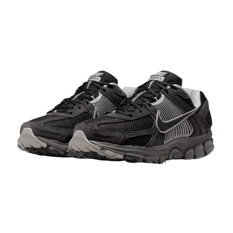 Basket Homme Nike ZOOM VOMERO 5
