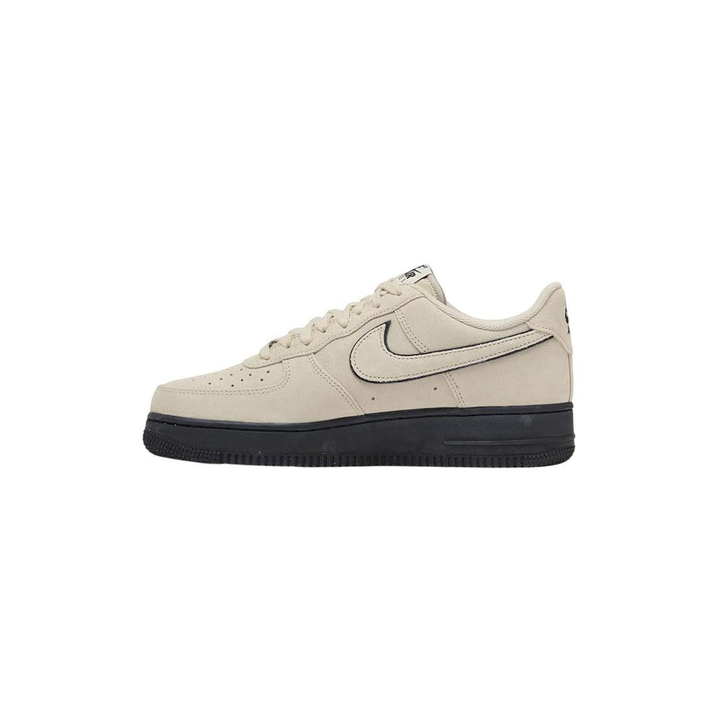 Baskets Nike Air Force 1 07 - Beige, Noir