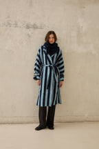 Manteau D'Alpaga À Rayures Bleues