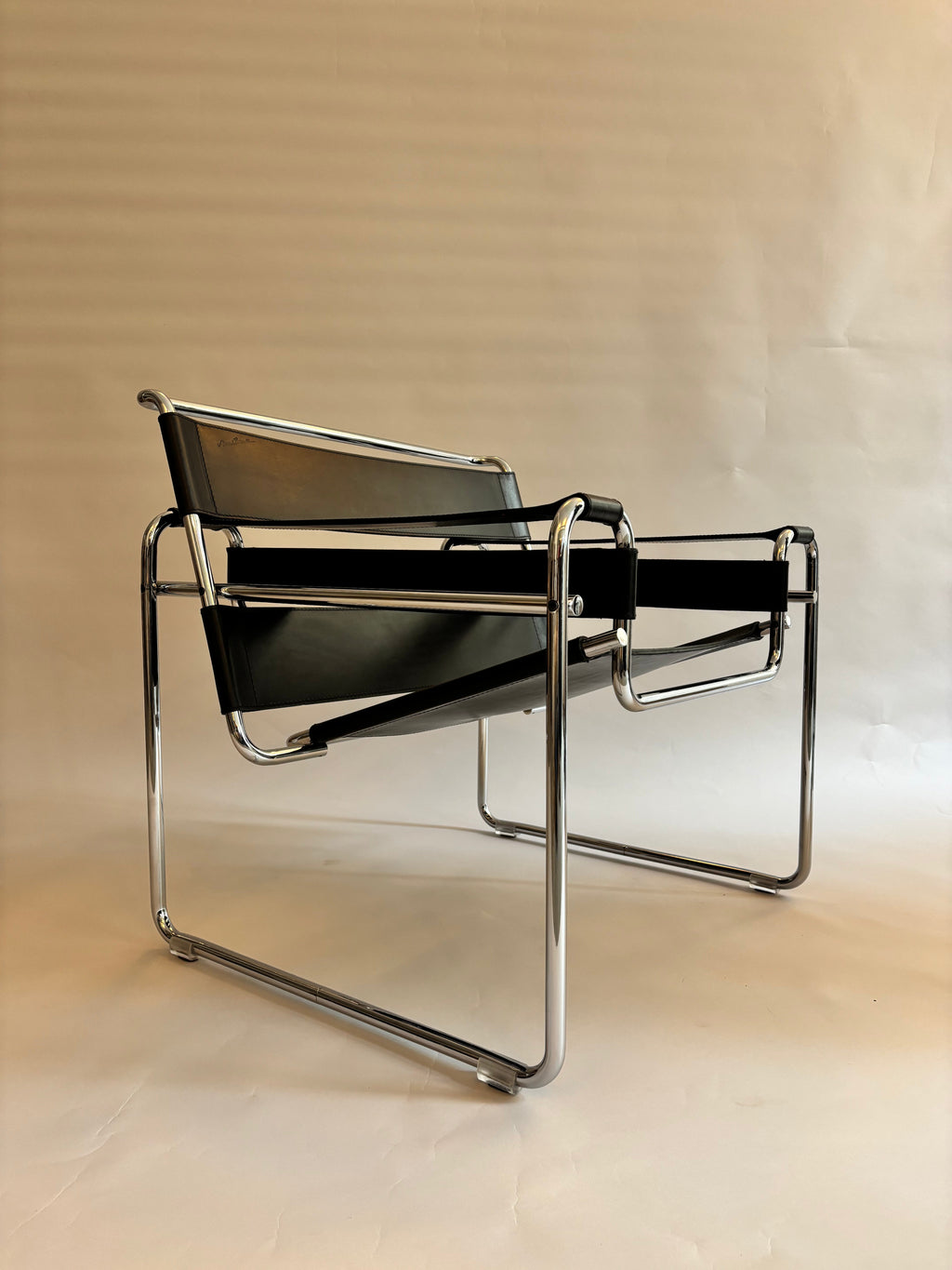 Fauteuil Wassily Par Marcel Breuer Pour Gavina