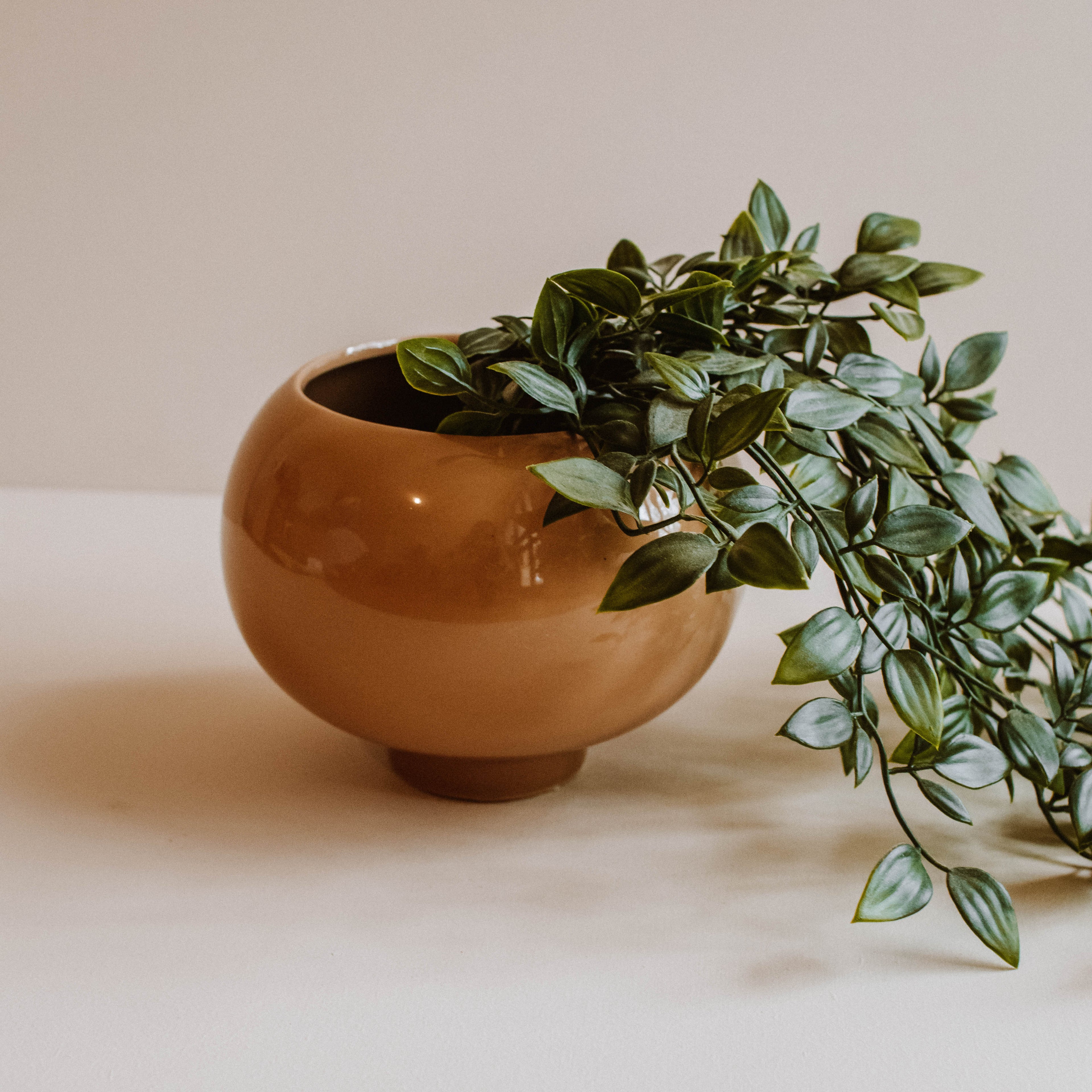 Cache pot en céramique beige rosé - INSIDE Box - Shop - Conseil