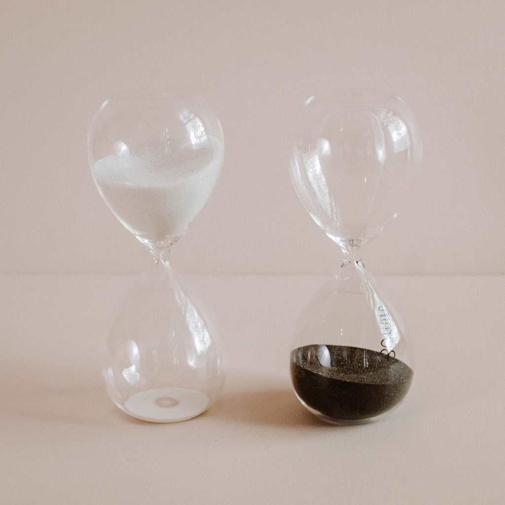 Sablier décoratif en verre et sable blanc - INSIDE Box - Shop - Conseil