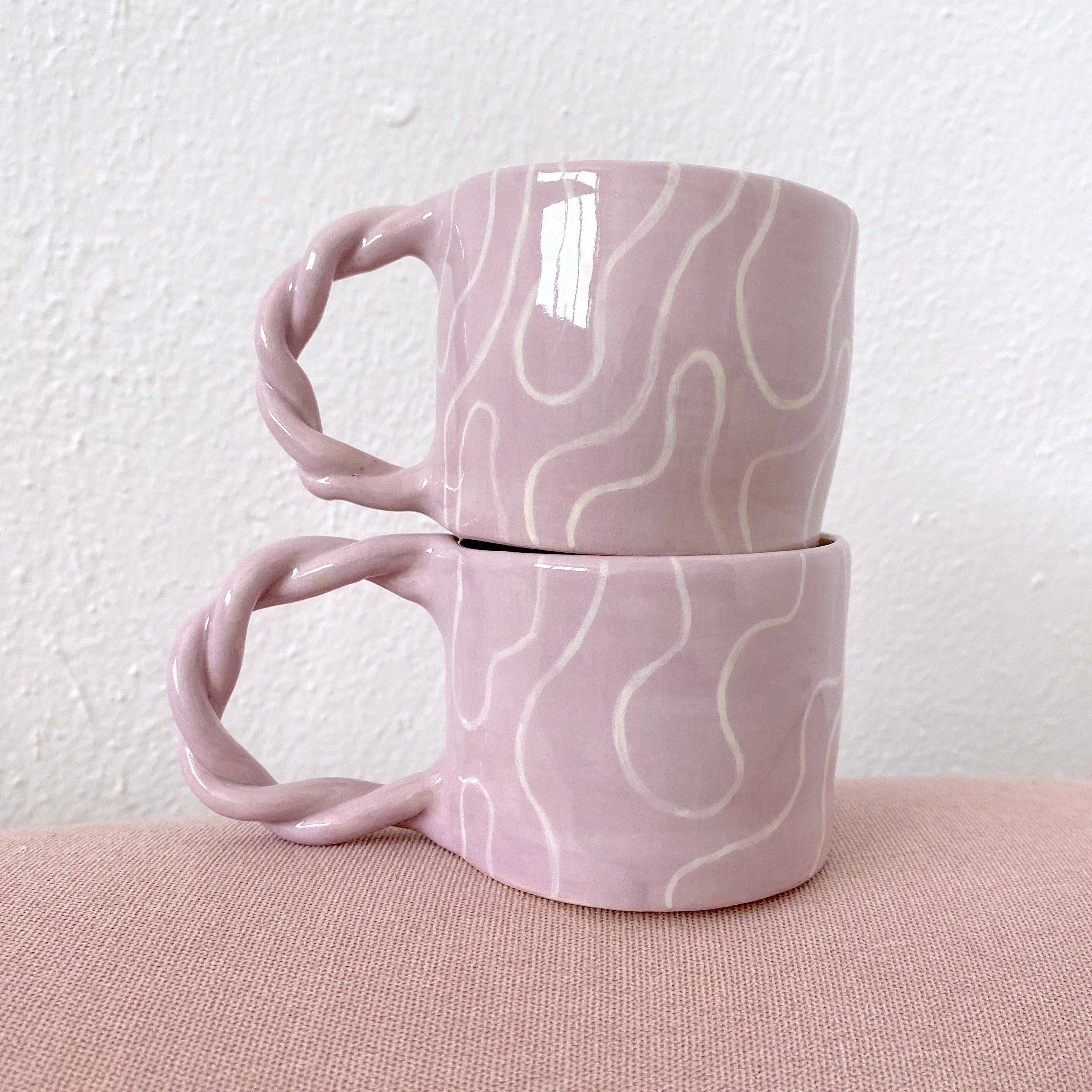 Mug avec une anse torsadée violette inside déco 
