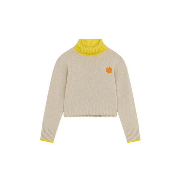 Pull With Embroidered Flower