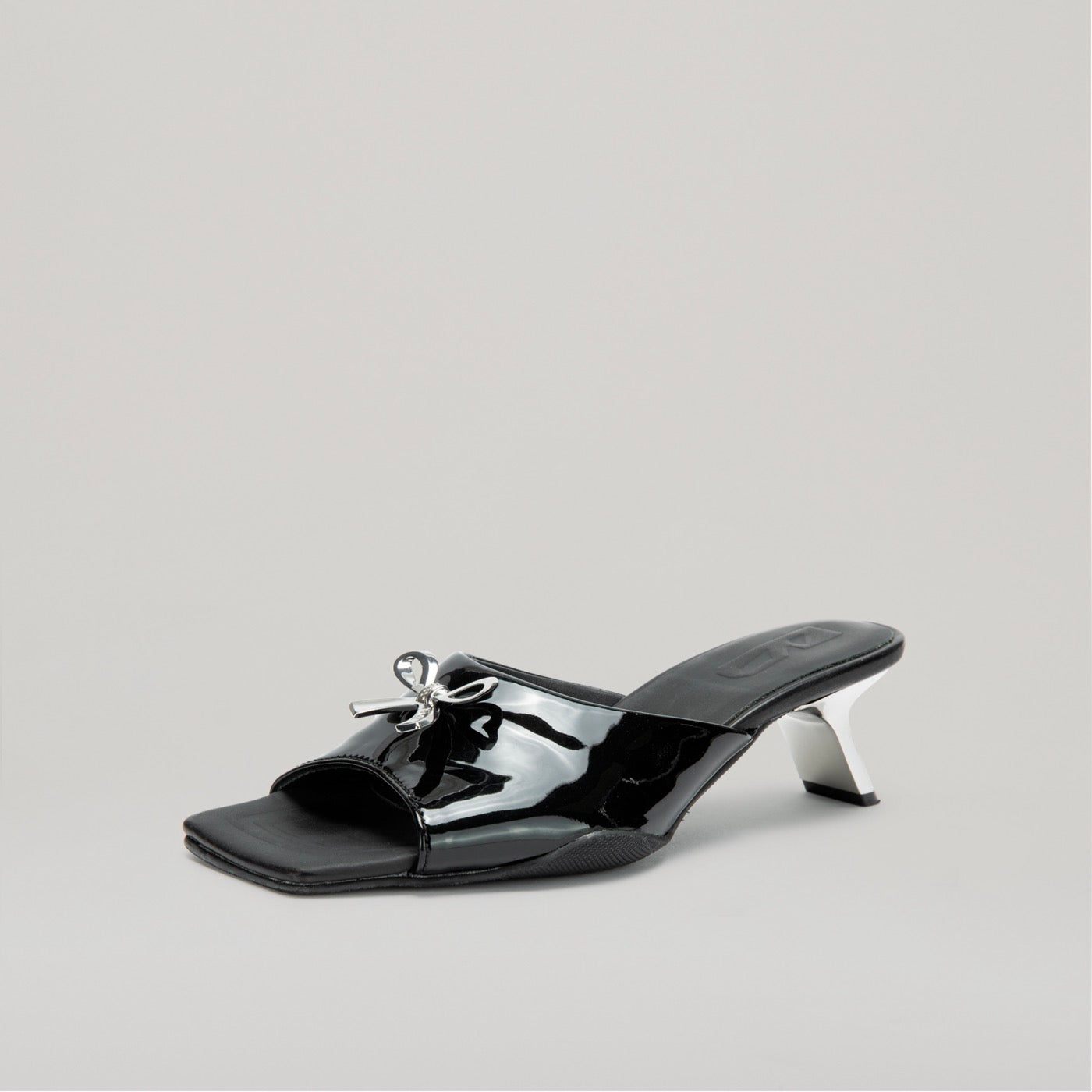 Mules Kitten Heel Metal Bow - Black