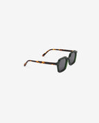 Lunettes de soleil Danica Olive — monture hexagonale acétate, vue de trois-quarts