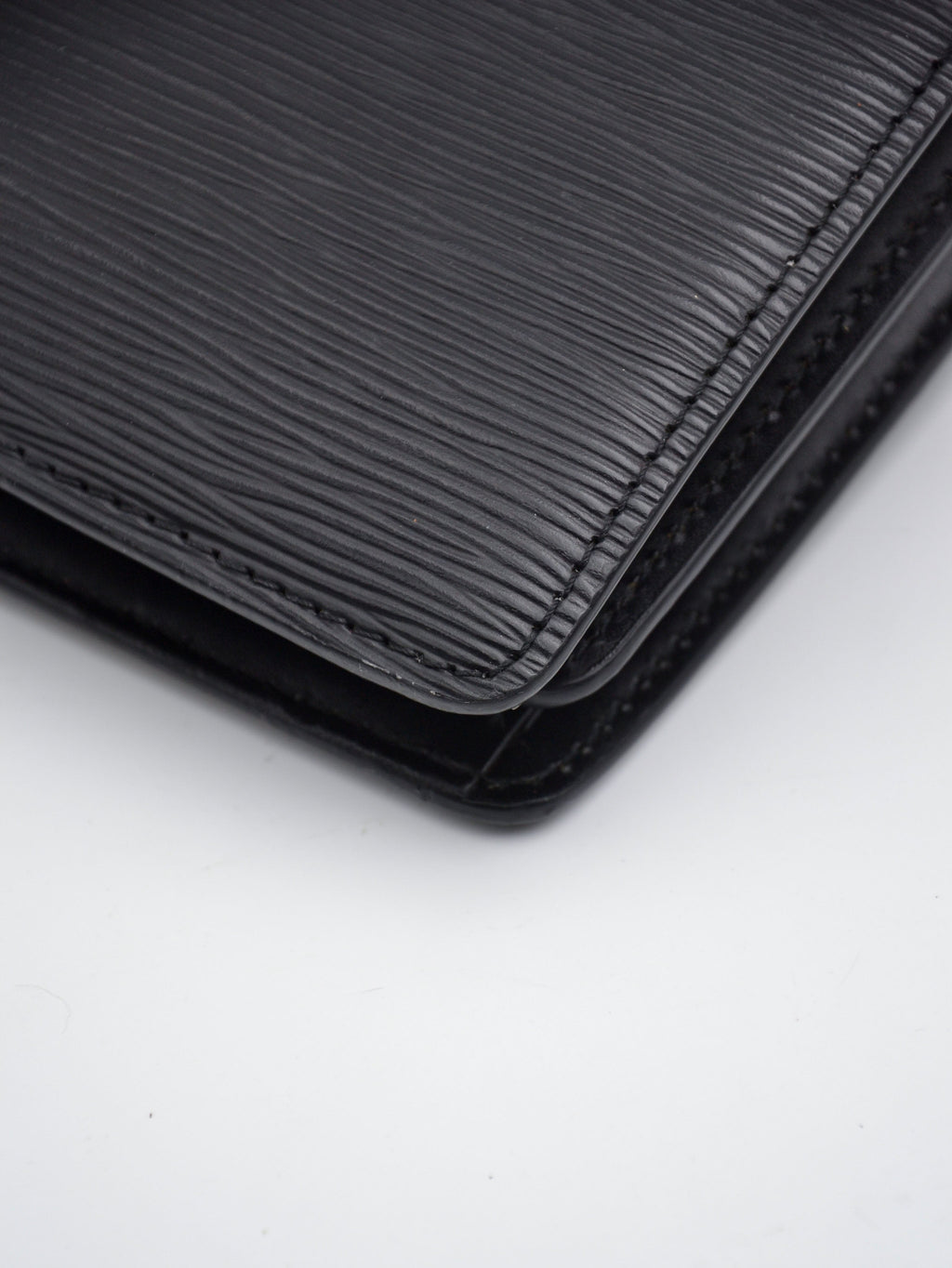 Louis Vuitton Capucines Epi