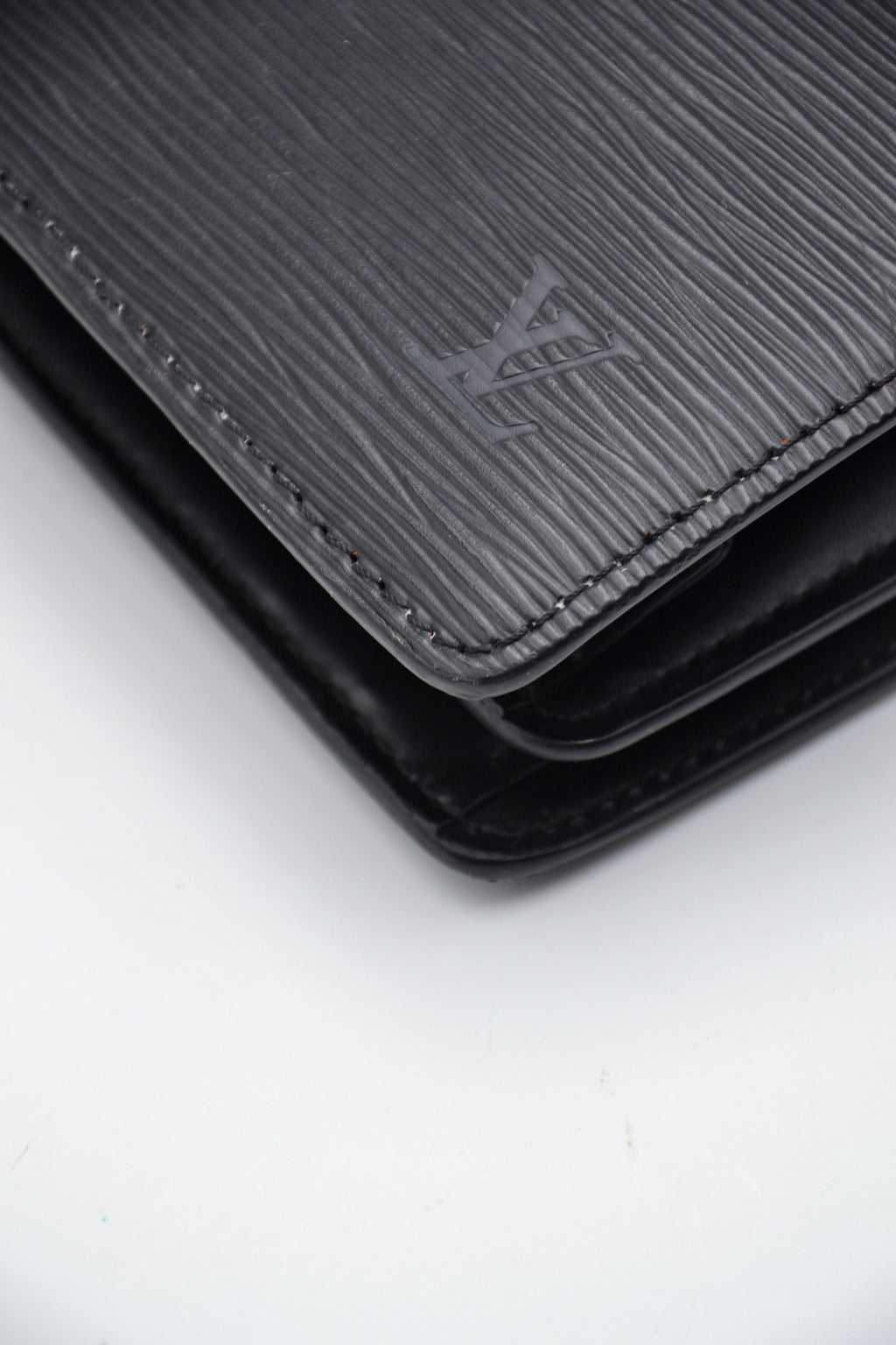 Louis Vuitton Capucines Epi
