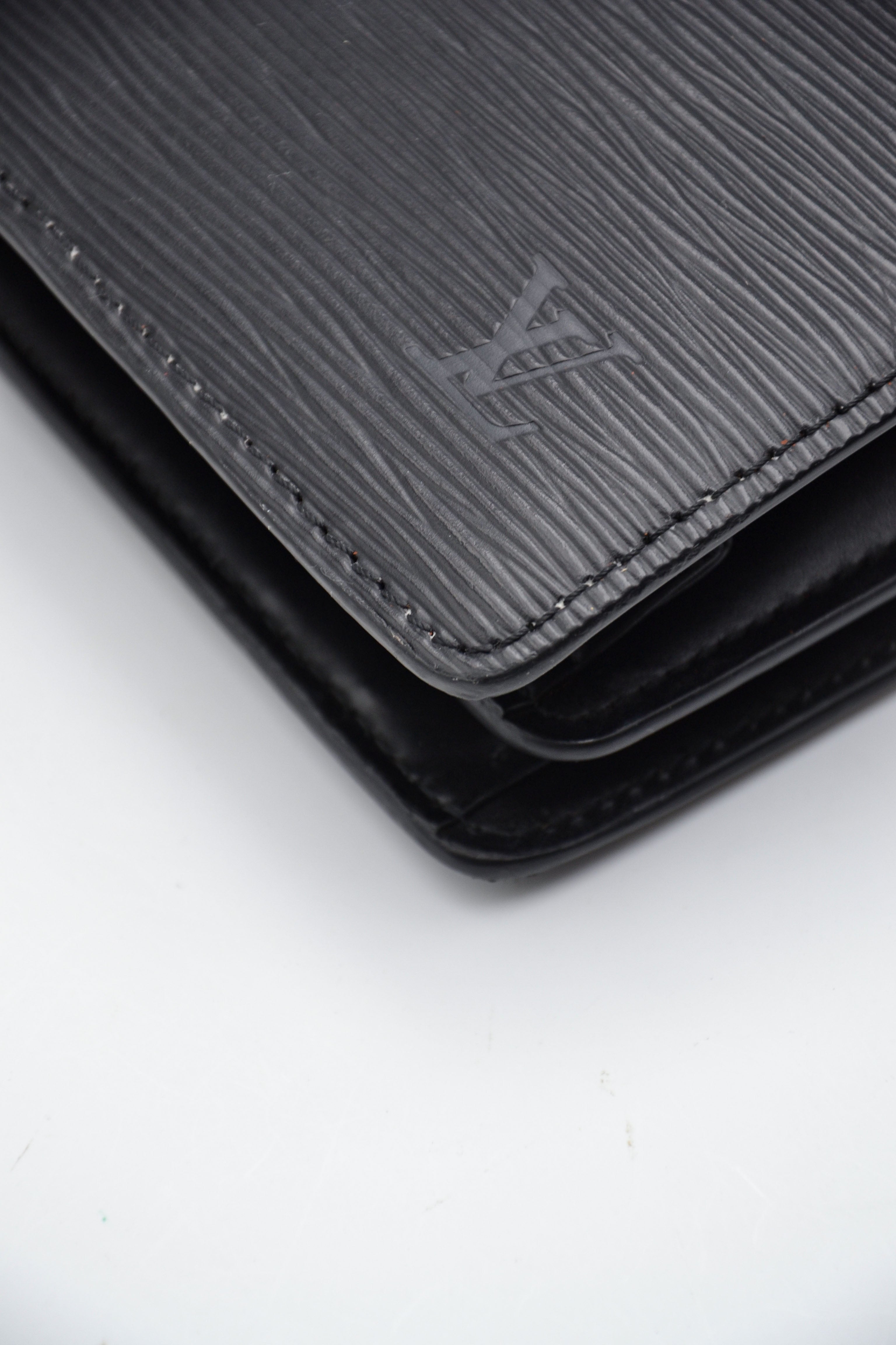 Louis Vuitton Capucines Epi