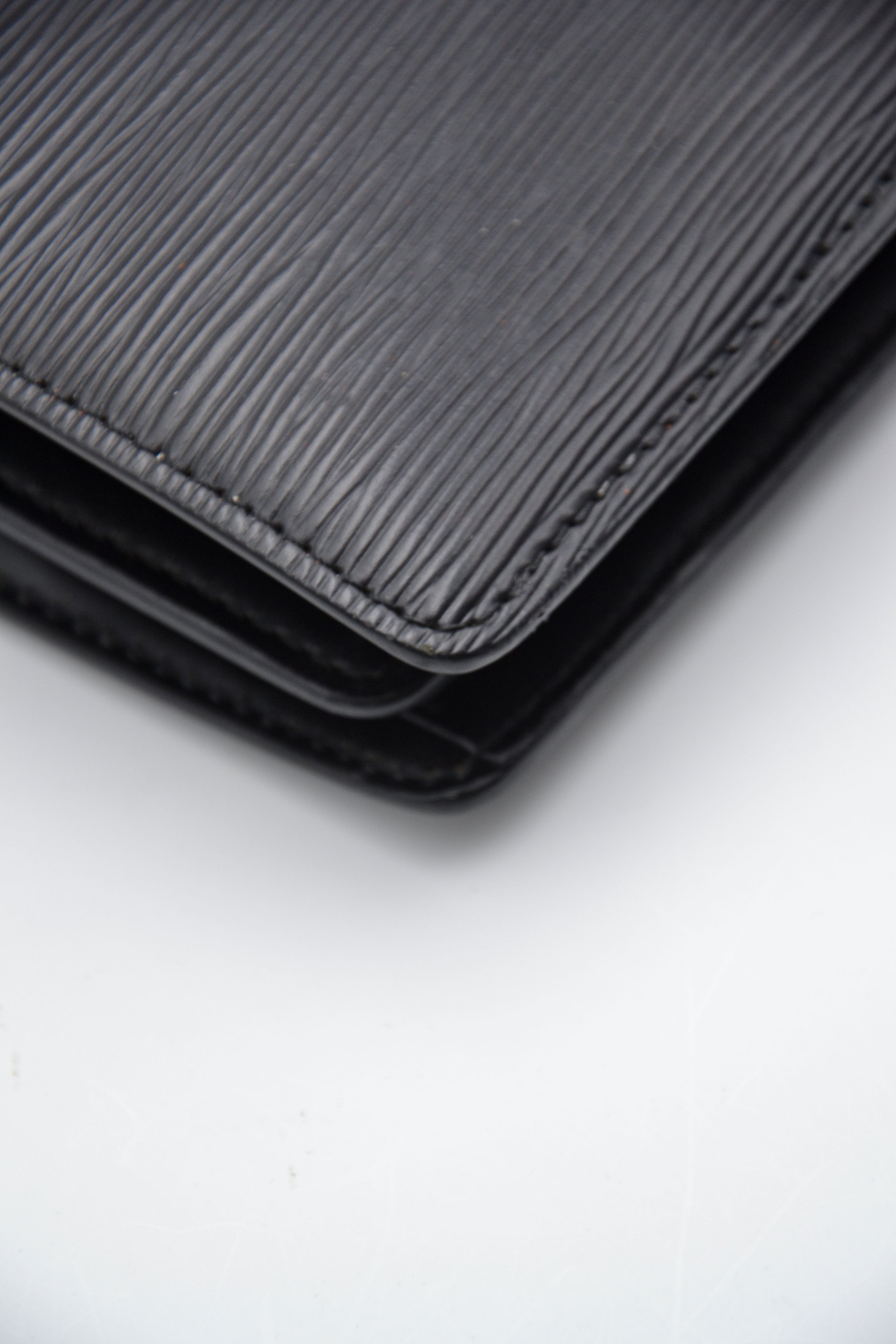Louis Vuitton Capucines Epi