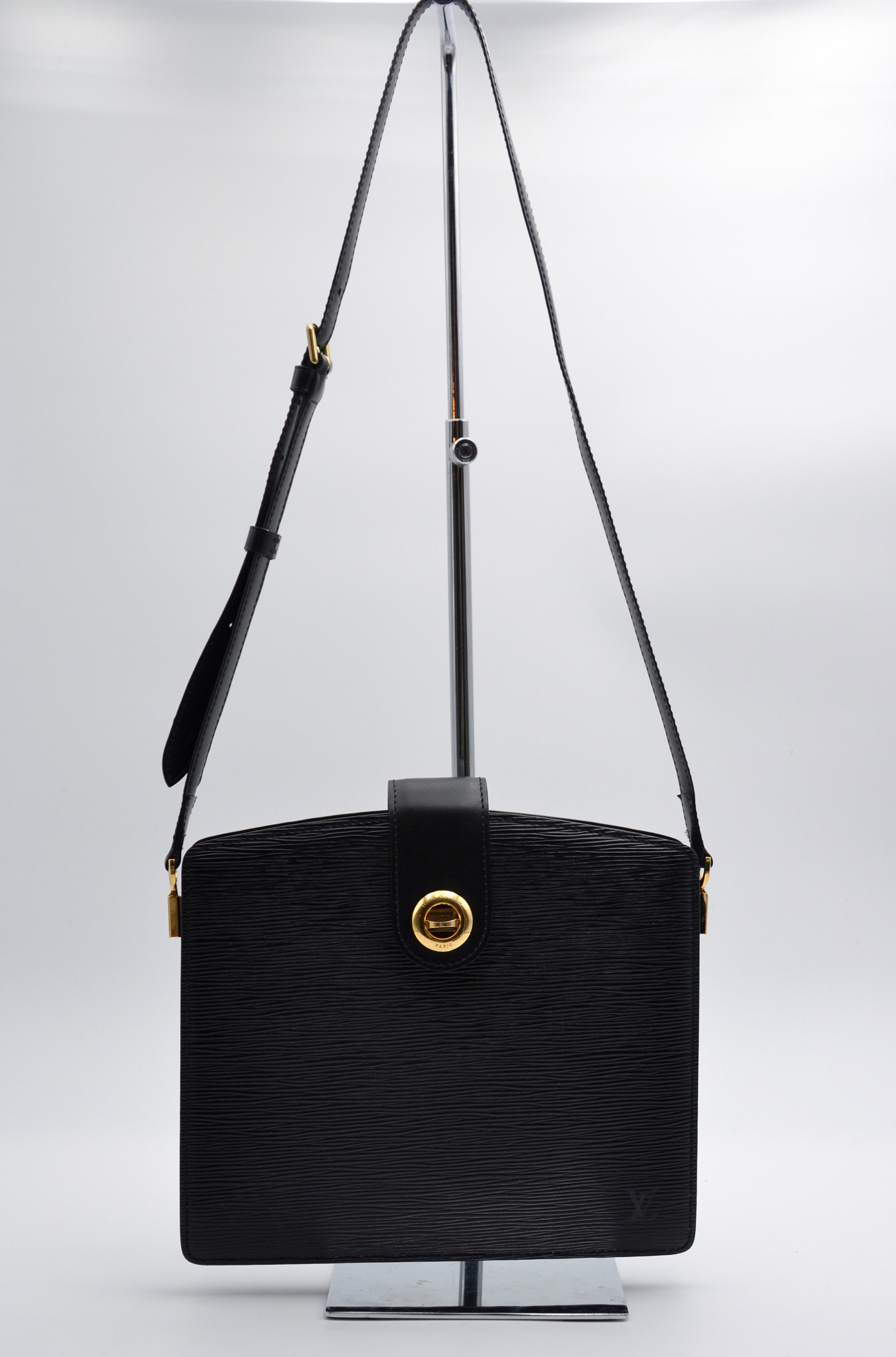 Louis Vuitton Capucines Epi