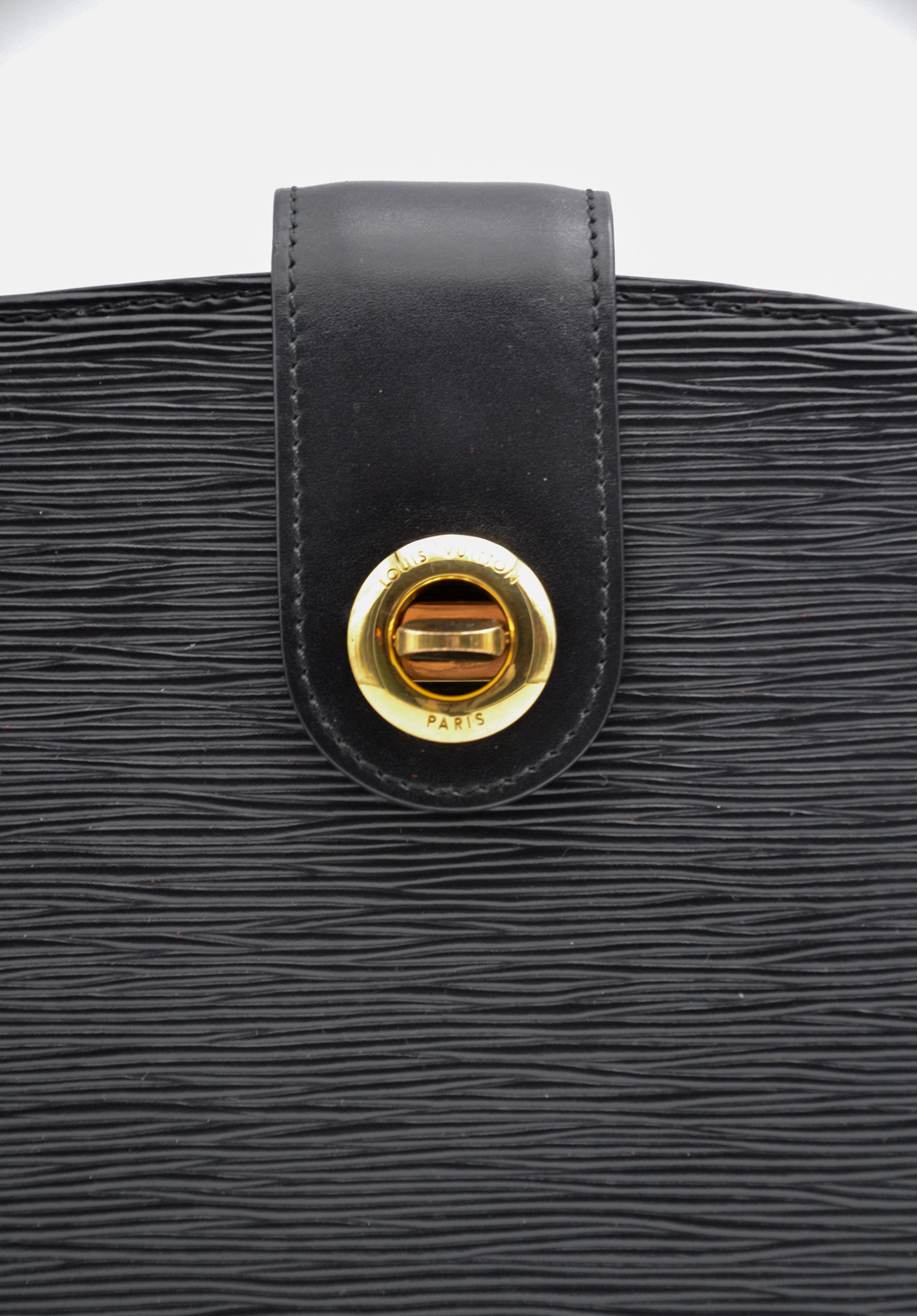 Louis Vuitton Capucines Epi