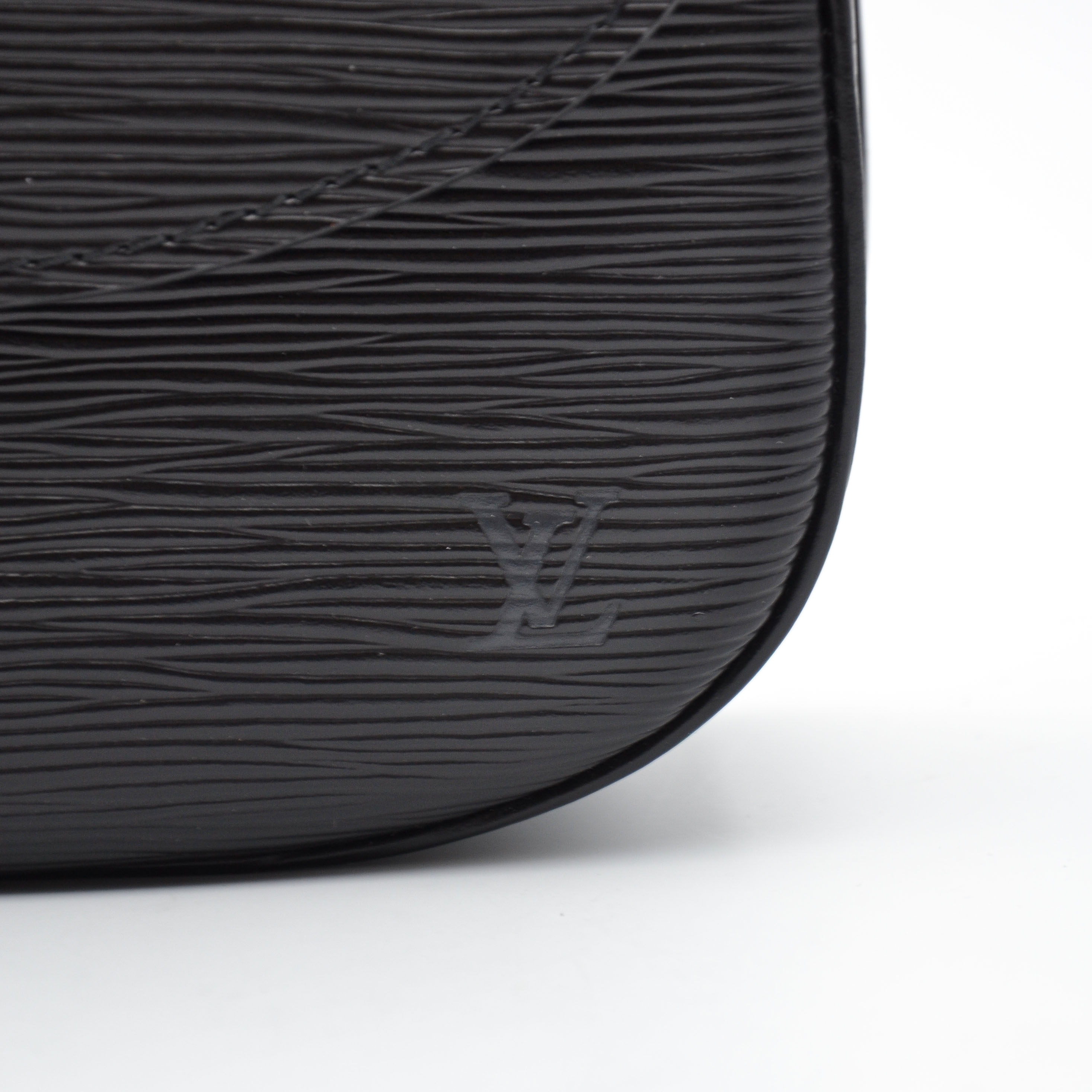 Louis Vuitton Saint Cloud Gm Cuir Épi Noir