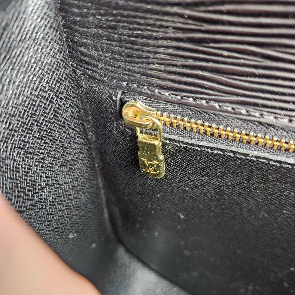 Louis Vuitton Saint Cloud Gm Cuir Épi Noir
