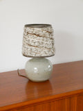Lampe À Poser En Grès Et Abat-Jour En Laine Tissée, Beige, 1970 - 30 X 16 Cm