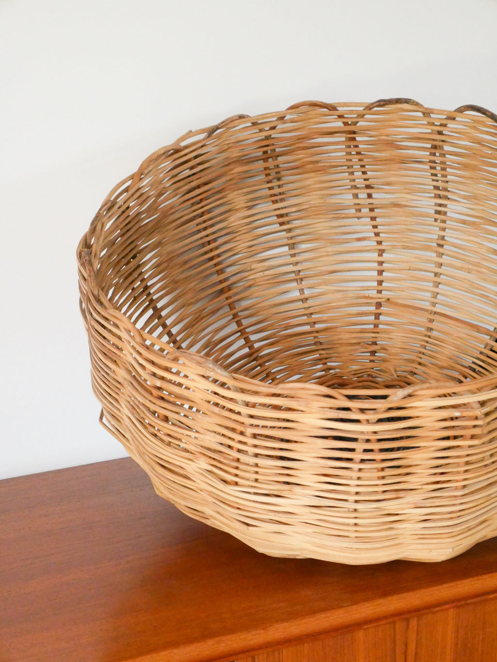 Suspension Géante En Osier, Forme Ronde, 1970 - 54 X 34 Cm