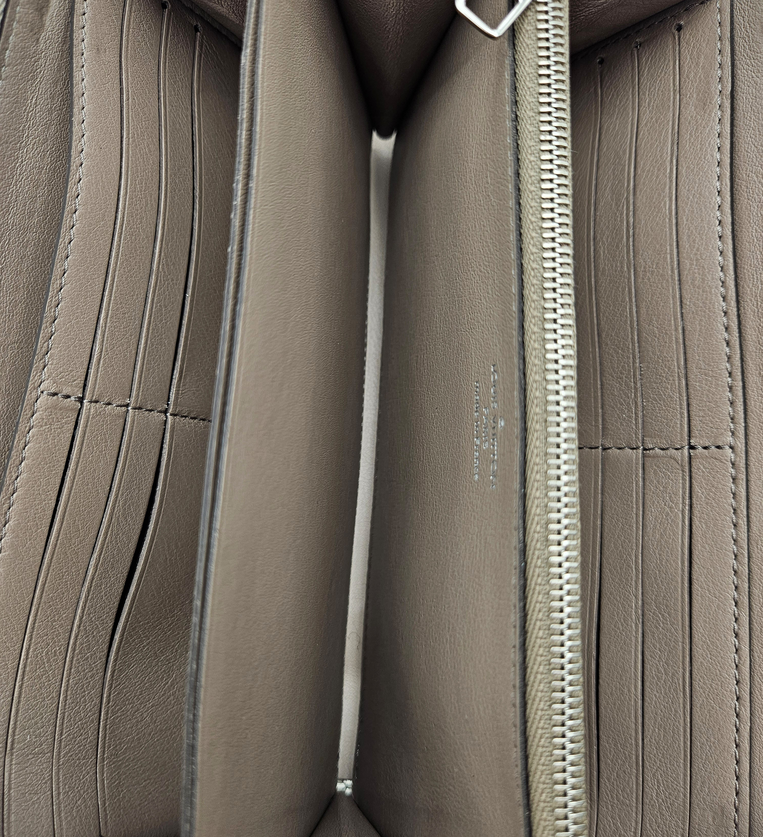 Louis Vuitton Portefeuille Comète Taurillon Taupe