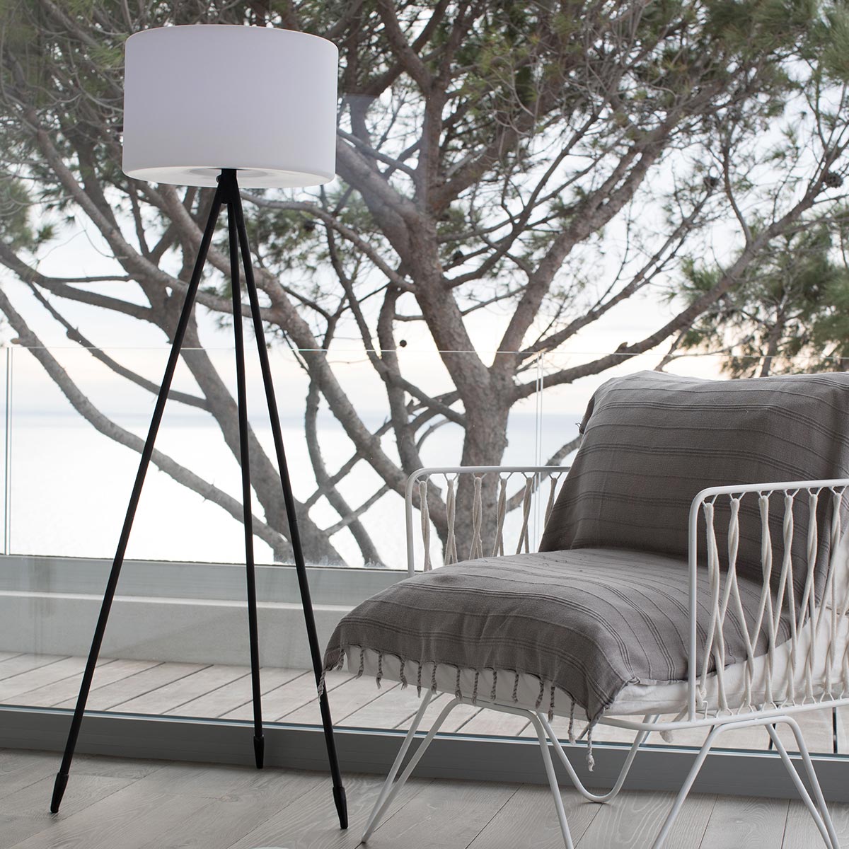 Lampadaire sans fil LED multicolore dimmable TAMBOURY H150cm avec télécommande - REDDECO.com
