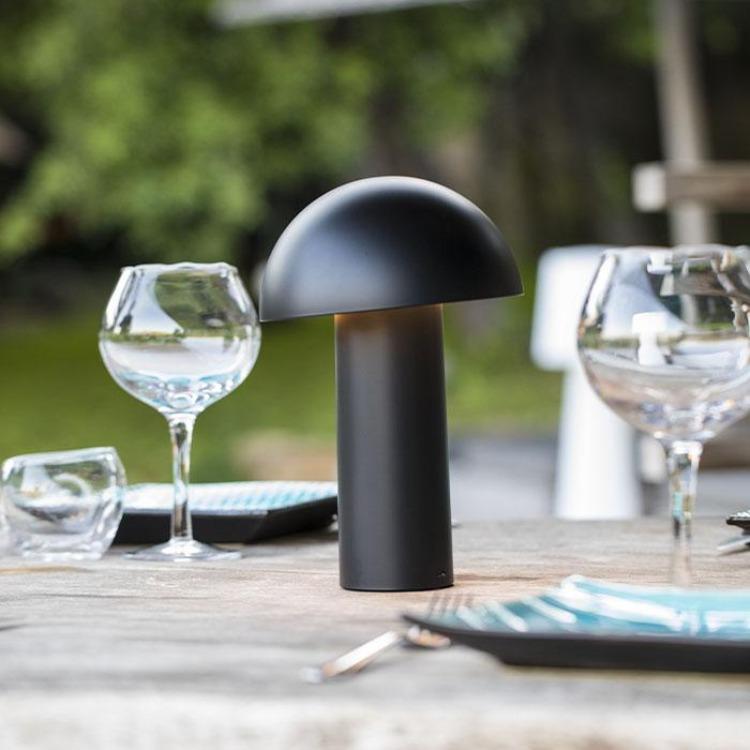 Lampe de table sans fil tête orientable LED blanc chaud TOD BLACK H28cm - REDDECO.com