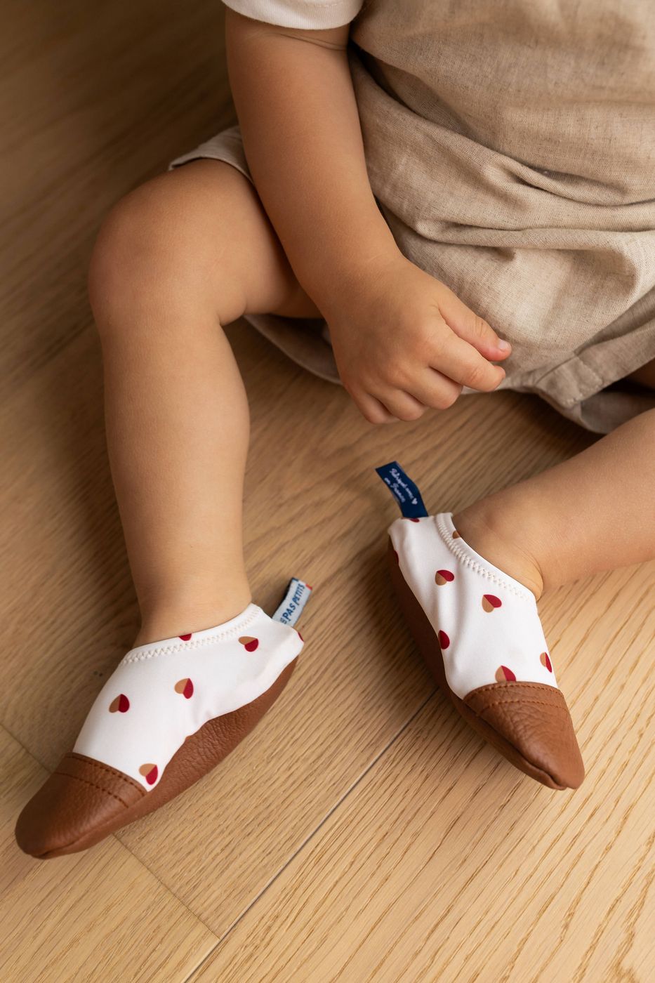 Les Petits Cœurs Bicolores - Chaussons Souples - Tout Terrain