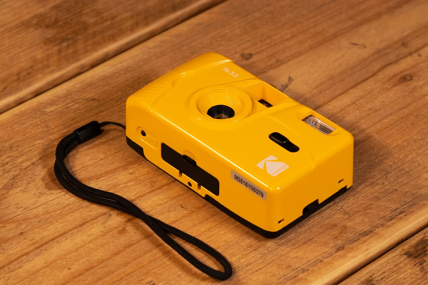 Appareil Photo - M35 - Jaune - 2 Pellicules Couleur Offertes - Kodak