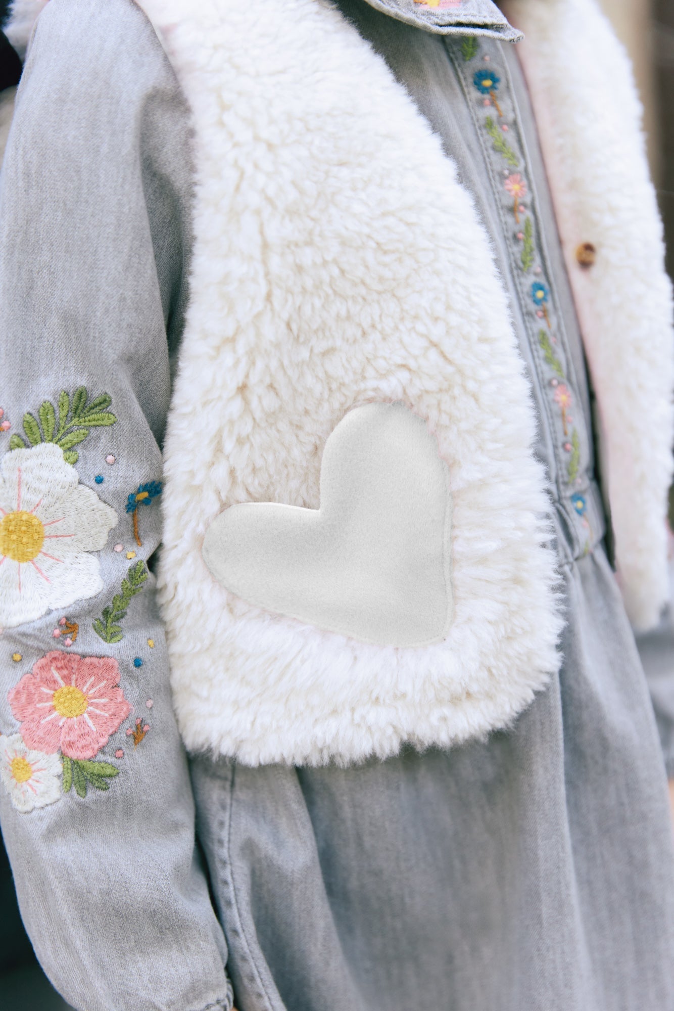 Veste - Justine Sans Manche Écru Broderie Cœur