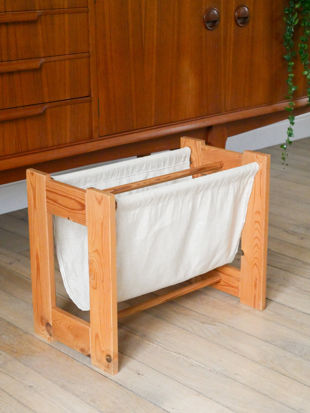 Porte-Revues En Pin Et En Lin, Bois Et Beige, Design, 1980