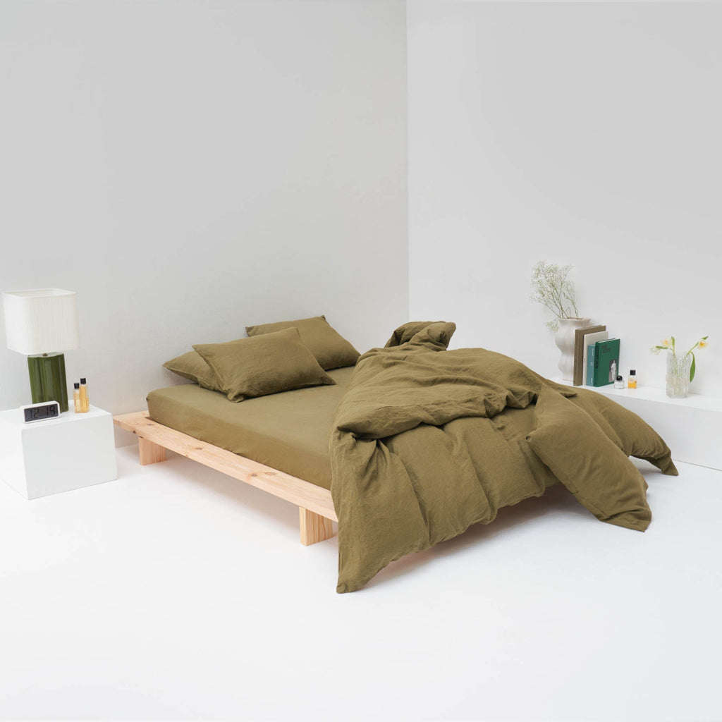 linge de lit haut de gamme en lin lavé vert olive most