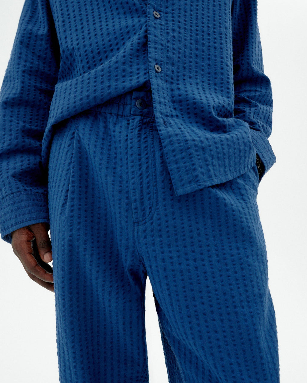 Pantalón azul seersucker Luc sostenible-3