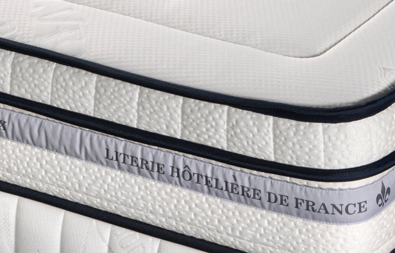 Chambourcy - Ensemble Matelas + Sommier - Blanc/Noir