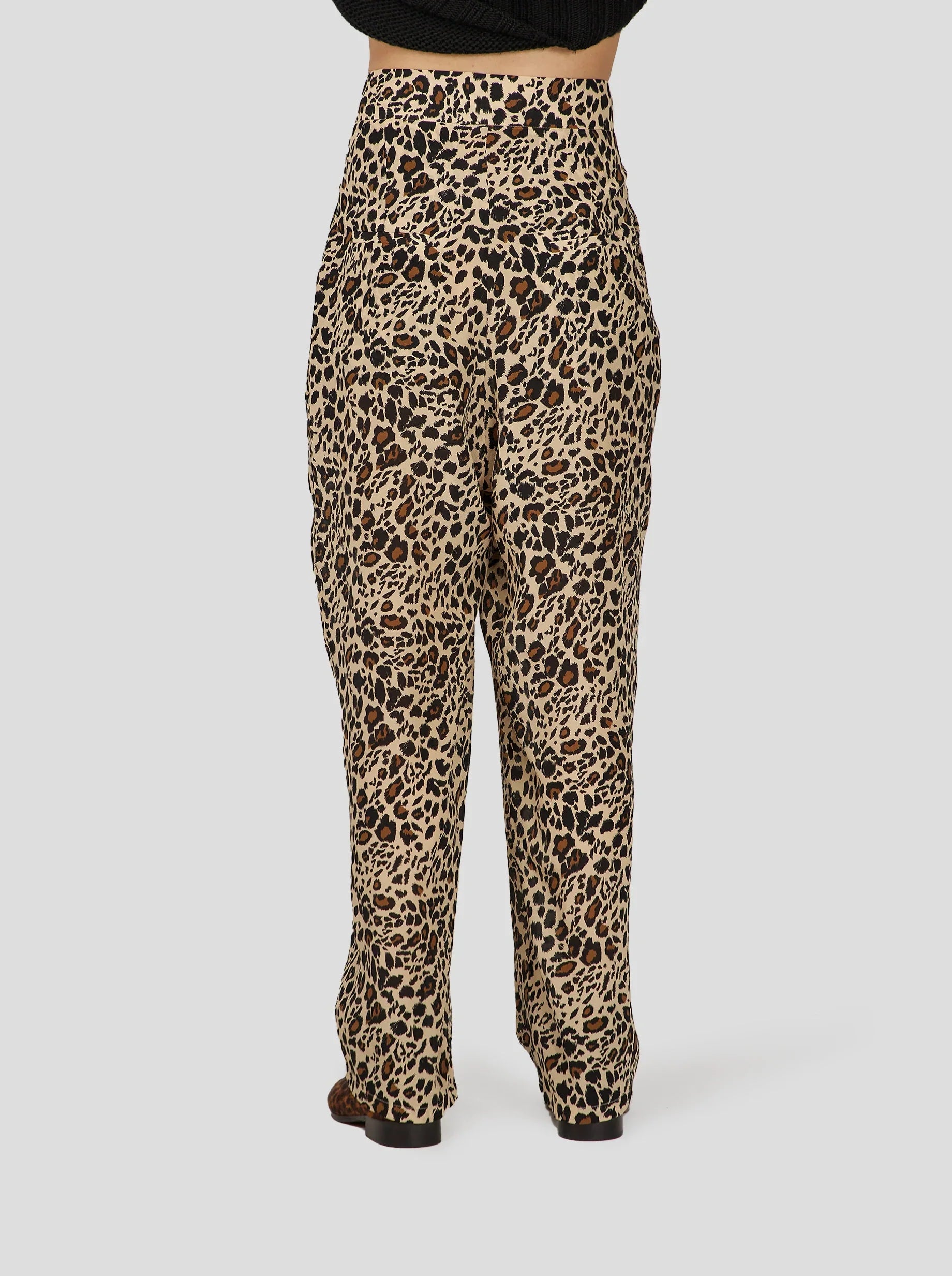 Pantalon Sakis À Imprimé Léopard Soyeux