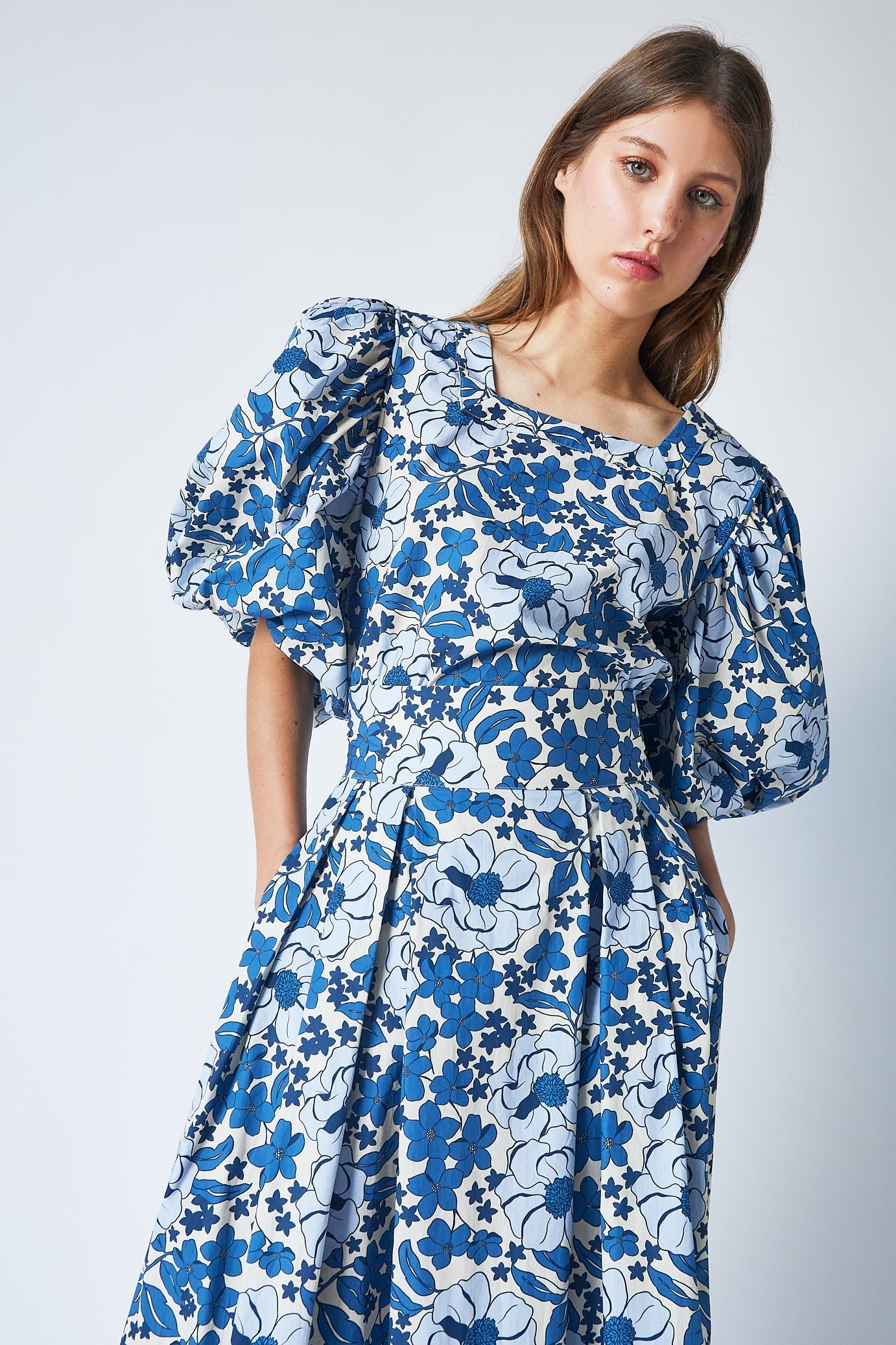 Top Peggy Blue Bloom