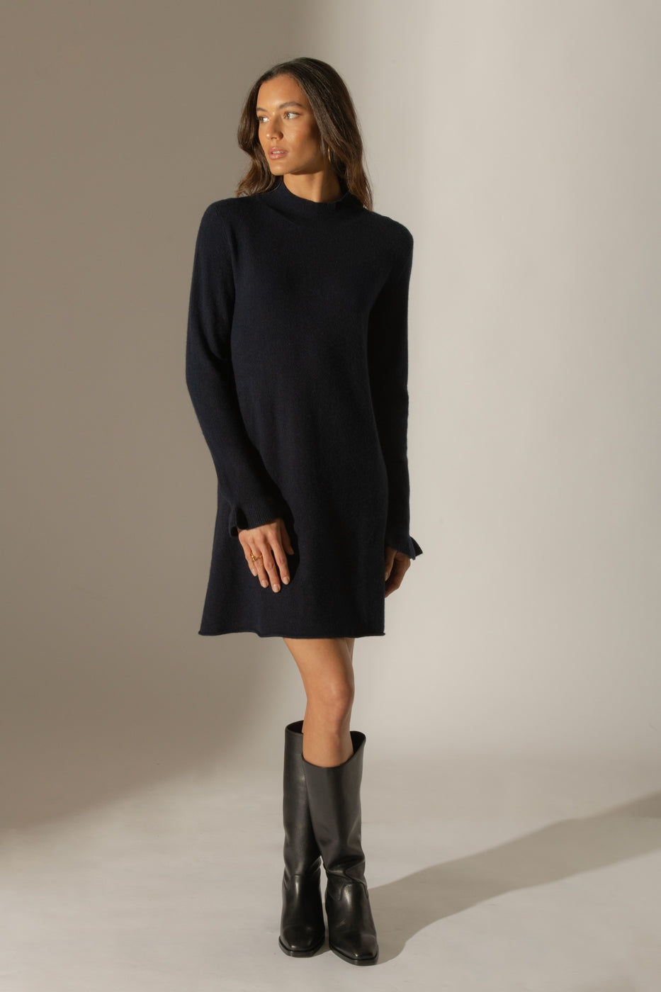 Robe Col Montant Volants Poignets - Lyamia - Navy