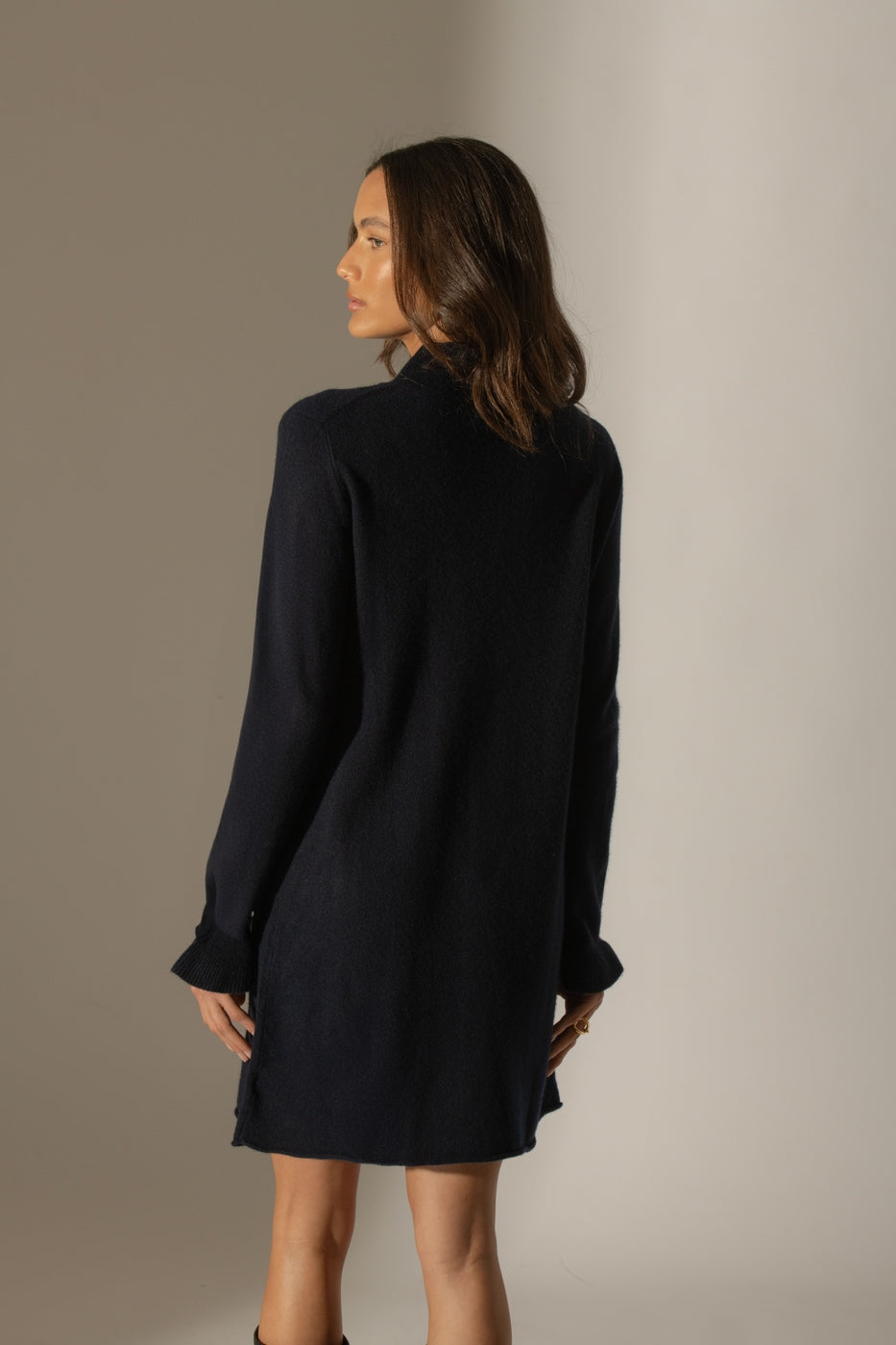 Robe Col Montant Volants Poignets - Lyamia - Navy