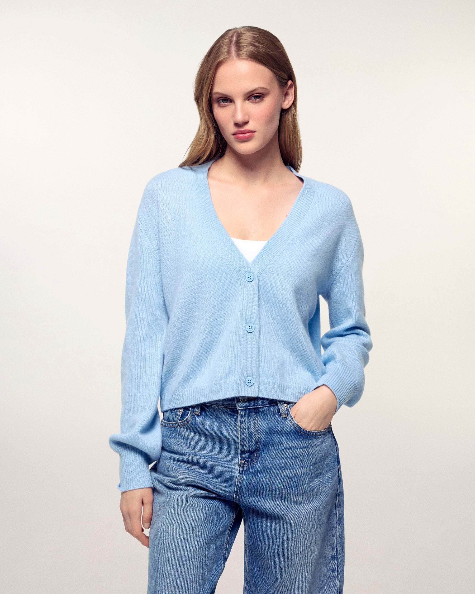 #label: Angelina mesure 1,74m et porte une taille S