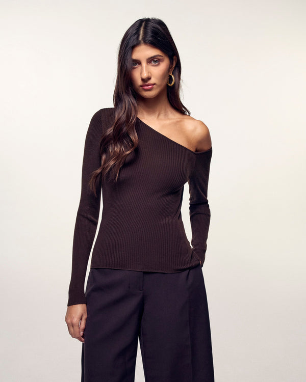 #label: Aida mesure 1,75m et porte une taille S