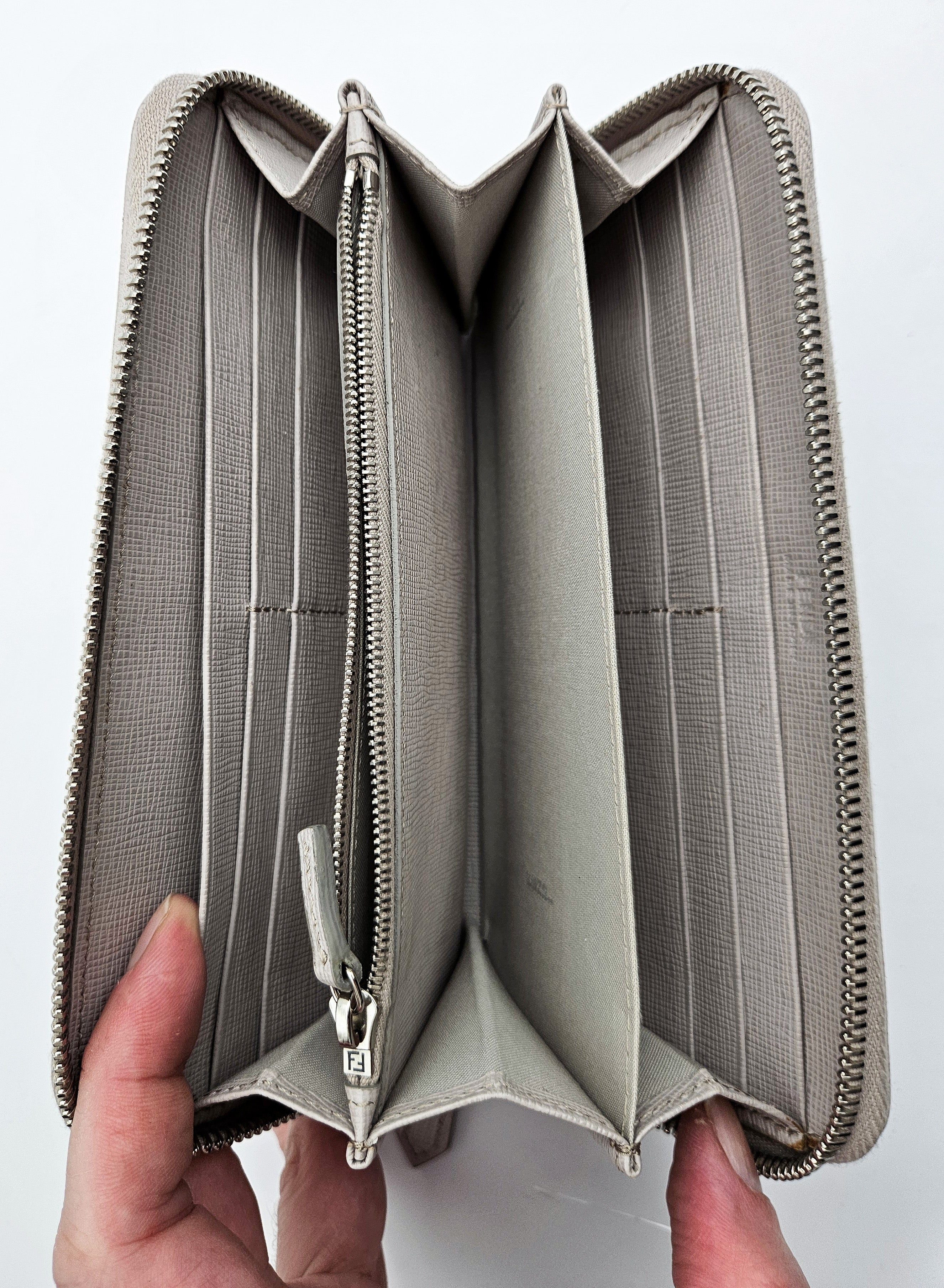 Portefeuille Fendi Cuir Beige Zippé