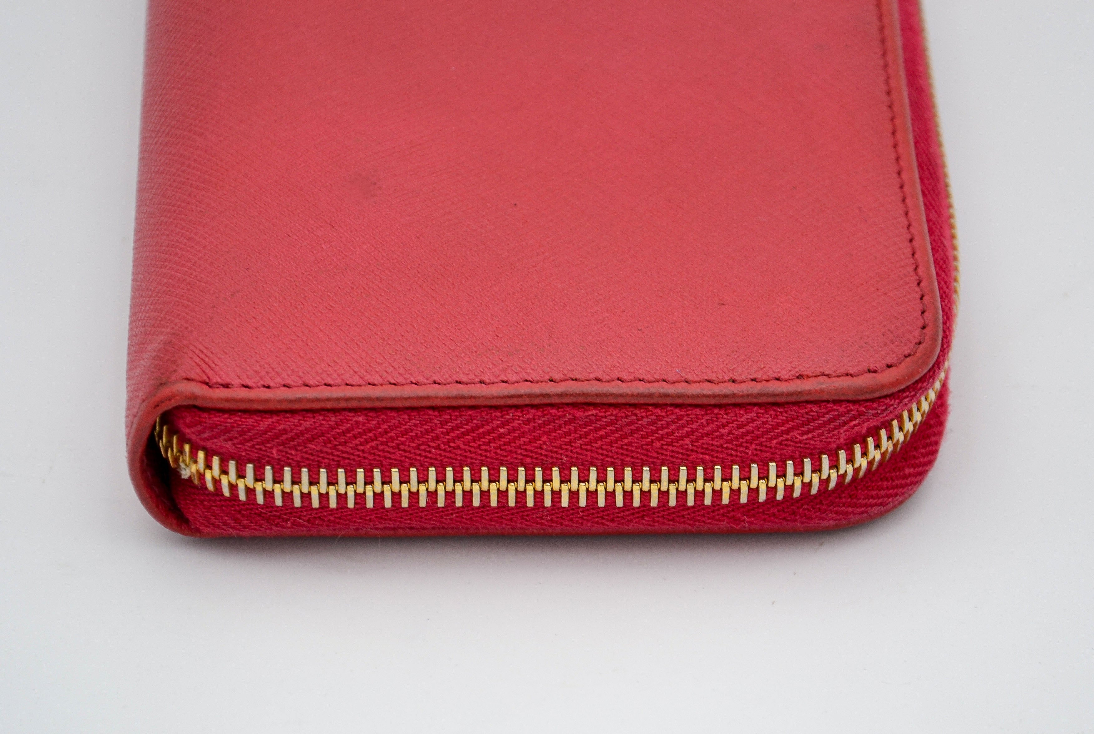 Portefeuille Zippé Prada En Cuir Saffiano