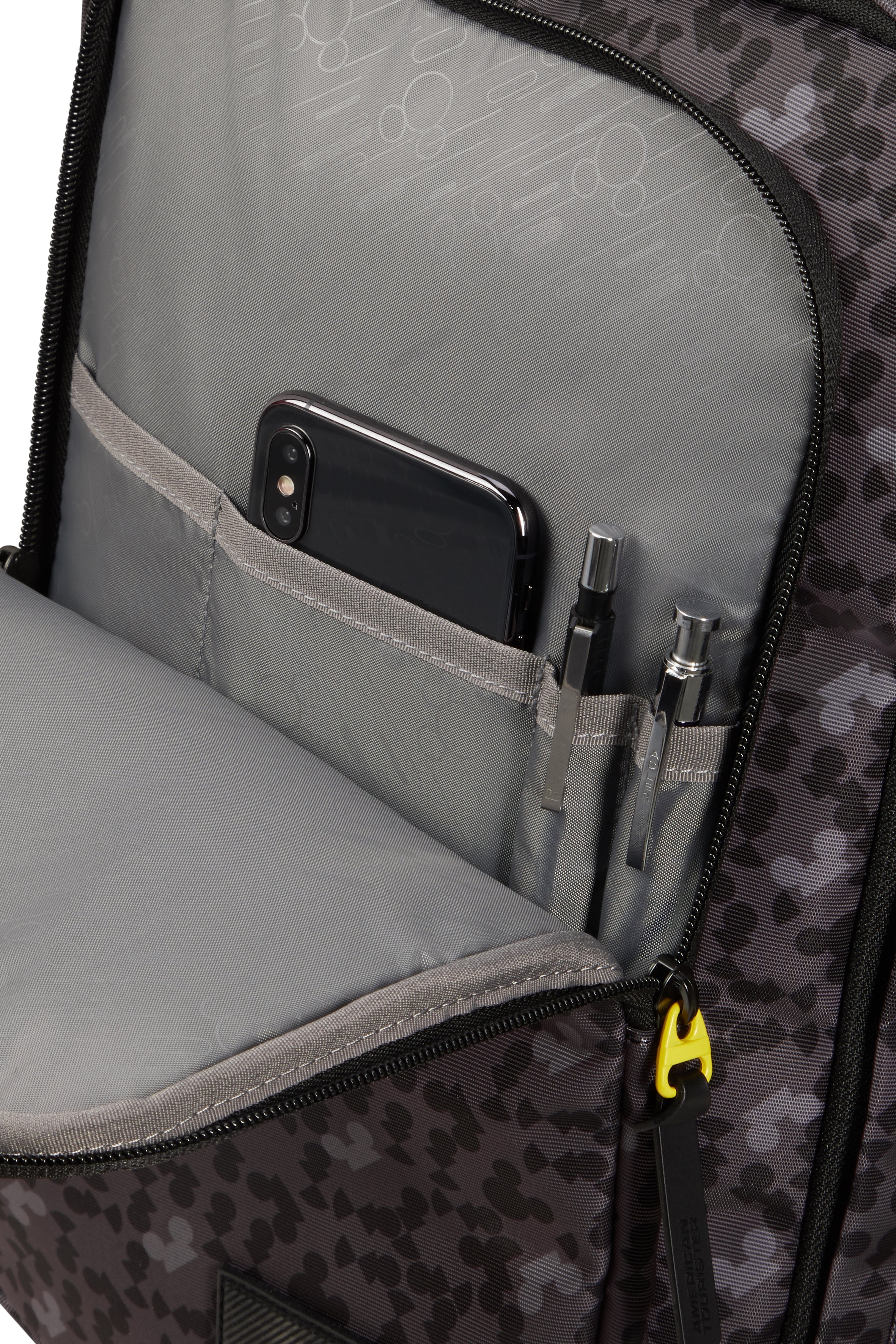Backpack - Take2Cabin Disney - Mickey Urban Pixel