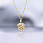 Pendentif "Dites-Le Avec Une Fleur" Diamants 0,05/7 - Or Jaune 375/1000
