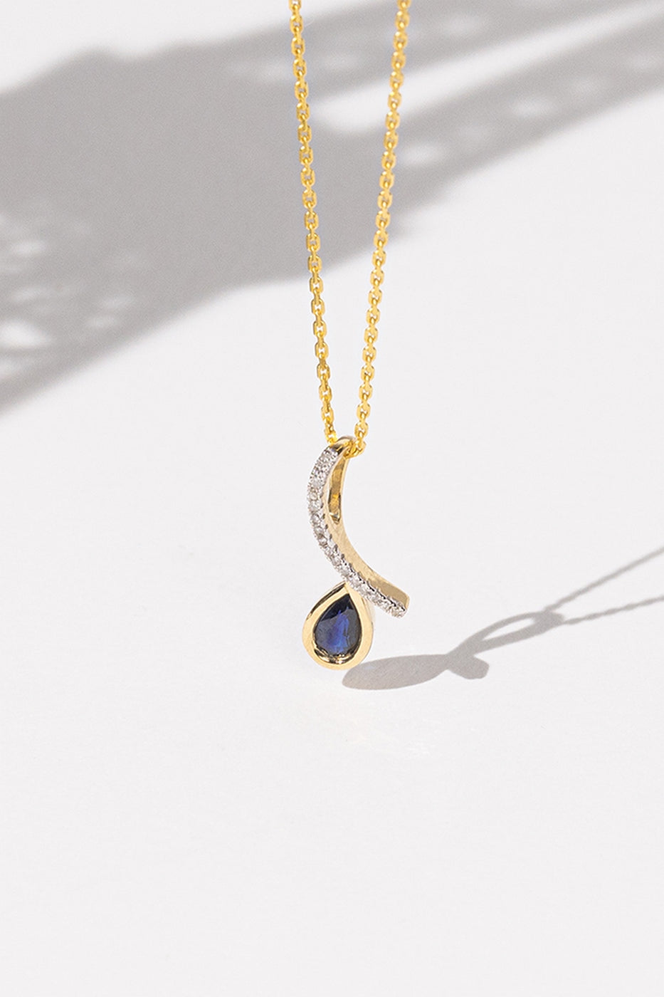 Pendentif "Oka" D0,05/16 & Saphir 0,35/1 - Or Jaune 375/1000