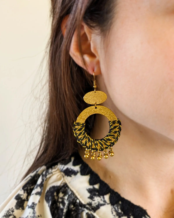 Boucles D'Oreilles Fil Noir Doré - Doria